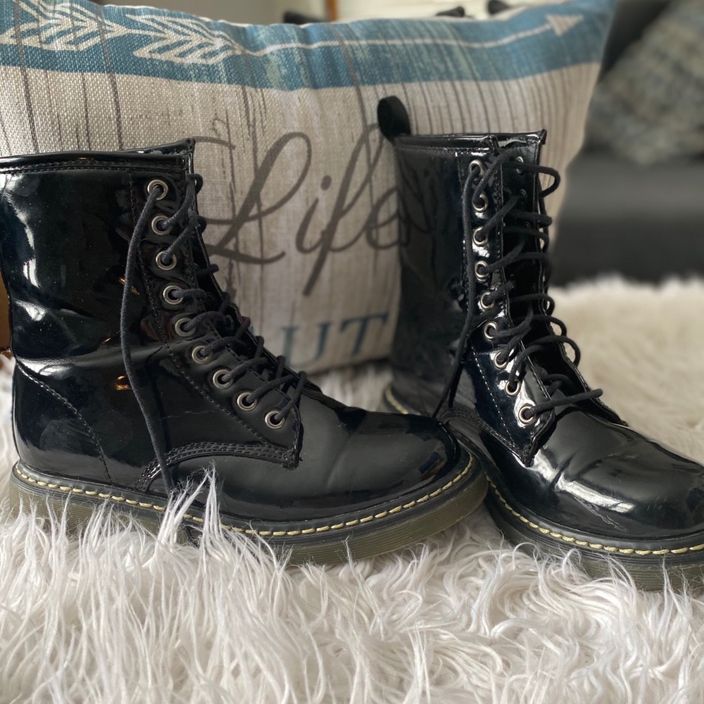 Black chunky boots from Charlotte Russe - Picture 2 of 5